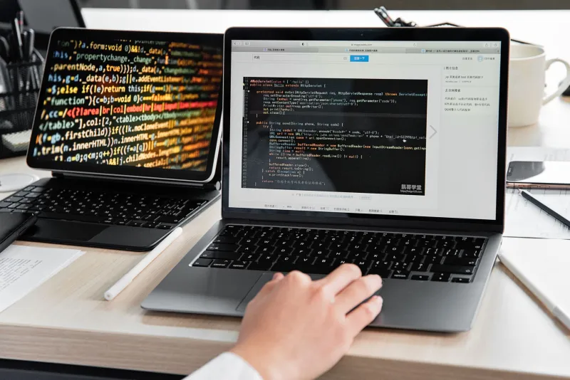 Reading the Engine Room: A Developer's Practical Guide to Auditing and Contributing to Open-Source Browser Code